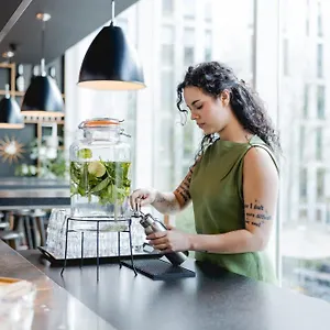 https://citizenm-rotterdam.ihotelsrotterdam.com